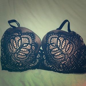 34DDD Victoria’s Secret Lined Demi